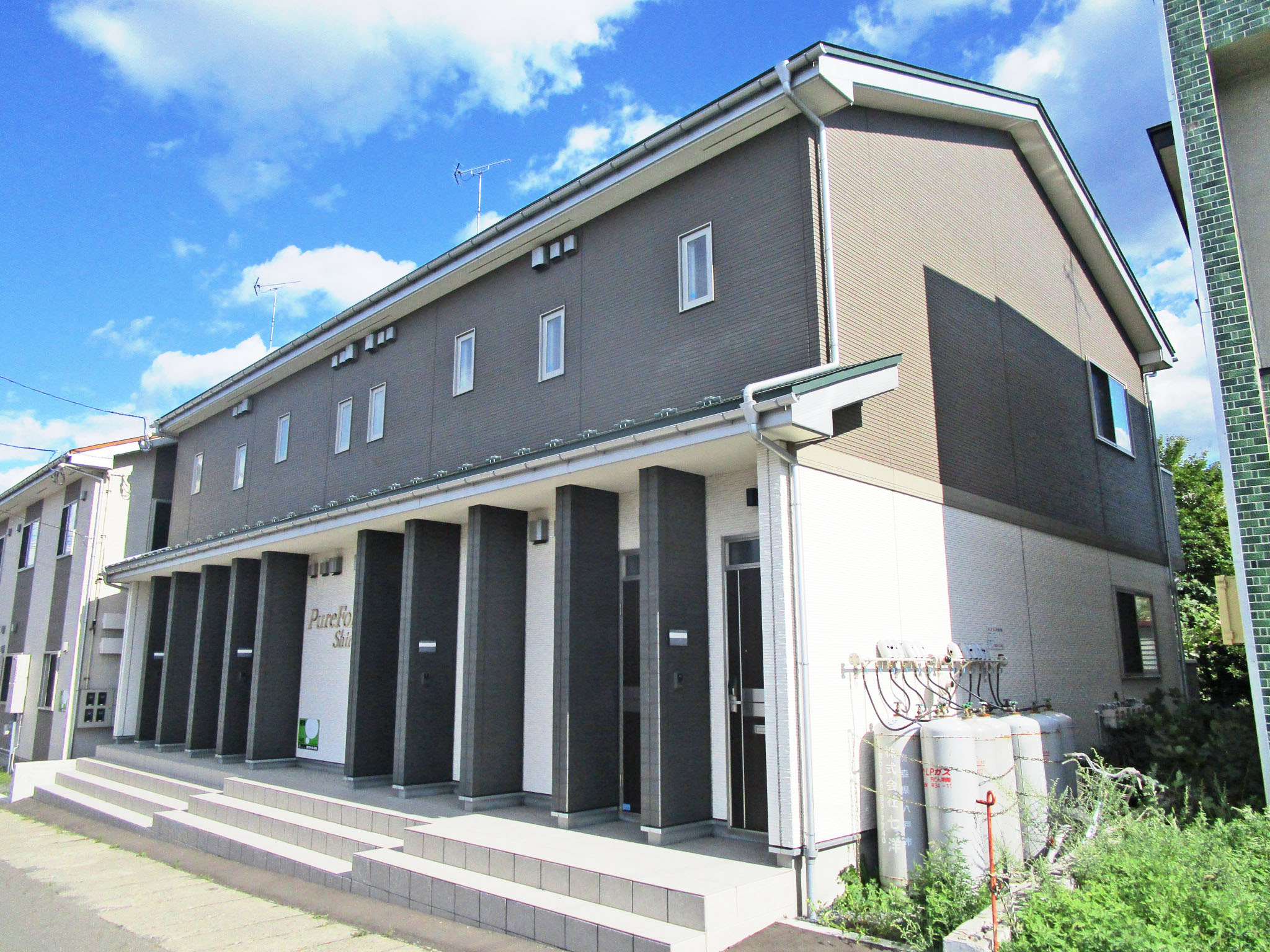 ピュアフォレスト白銀Ⅱ　101号室
